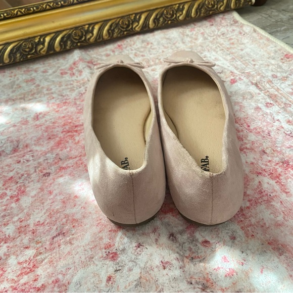 โญ๏ธ 3 for $15 or 5 for $25 Item - Blush Faux Suede Bow Ballet Flats - Picture 8 of 11